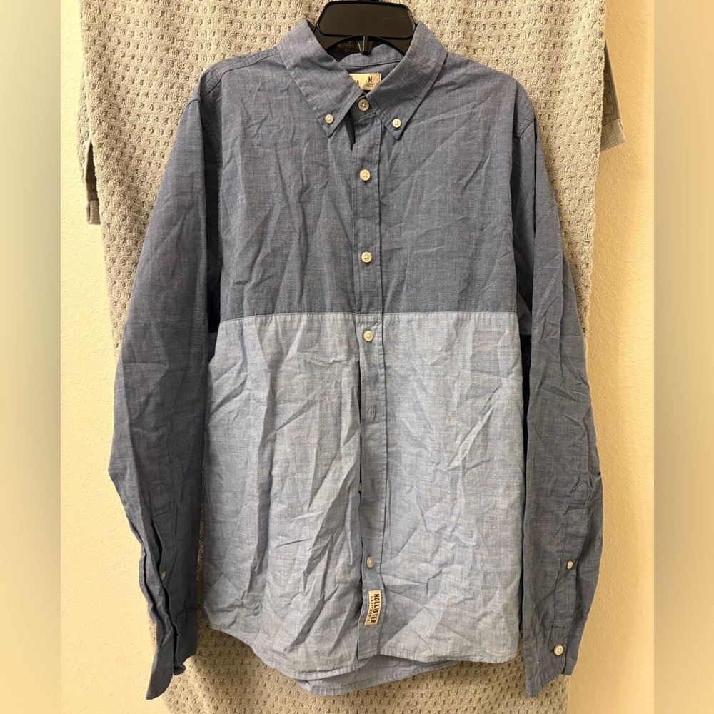 Hollister Men's Casual Blue Button Down Shirt